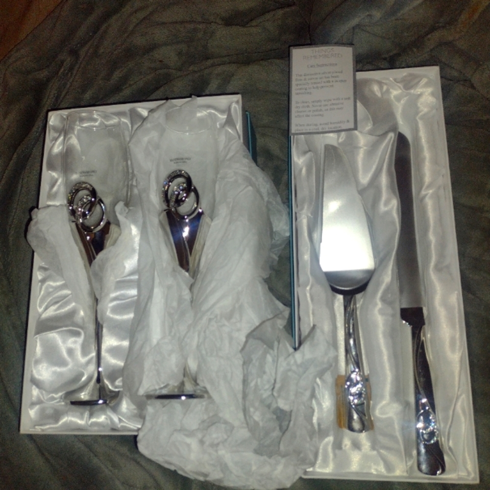 Things remembered champagne flute glasses and cake cutters